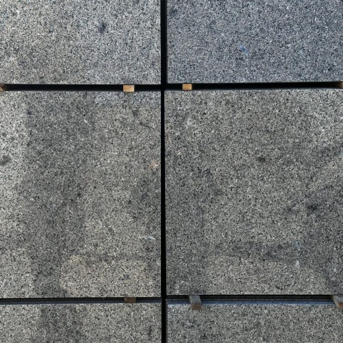 G 104 - Image 2